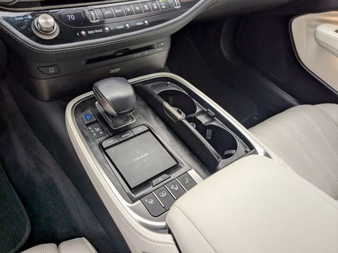 Certified 2022 Lexus LS 500h AWD w/ Luxury Package image 14