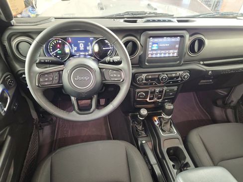 Used 2023 Jeep Wrangler Unlimited image 12