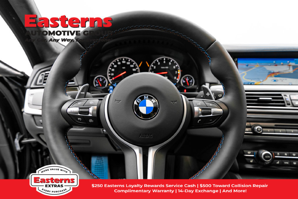 Used 2015 BMW M5 RWD image 10
