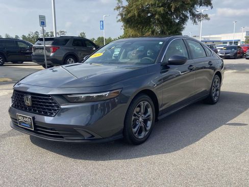 Used 2023 Honda Accord EX image 3