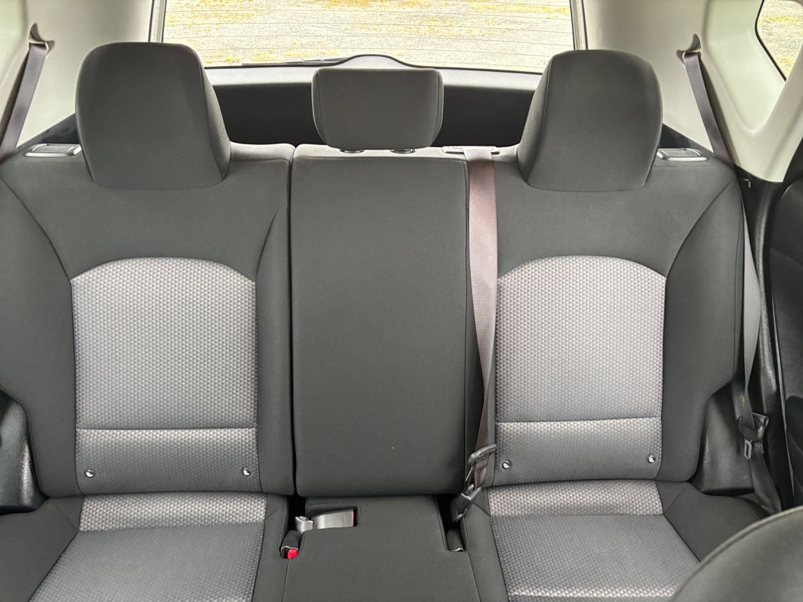Used 2025 Kia Soul LX w/ LX Technology Package FWD image 33