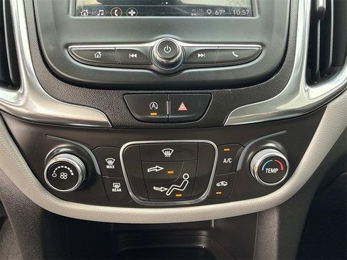 Used 2022 Chevrolet Equinox LS image 19