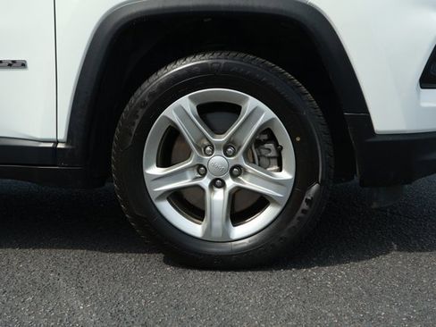 Used 2024 Jeep Compass Latitude w/ Altitude Special Edition image 5