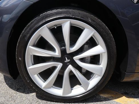 Used 2018 Tesla Model 3 Long Range AWD/4WD image 25