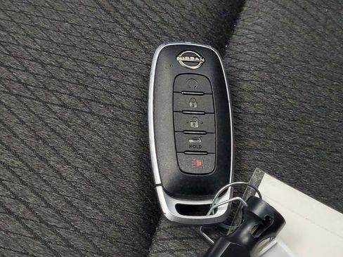 Used 2025 Nissan Rogue SV AWD/4WD image 26