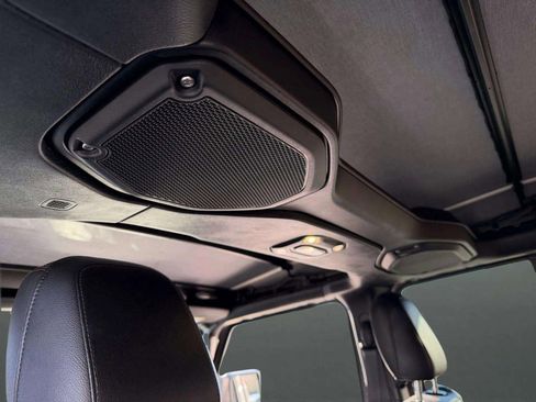 Used 2021 Jeep Wrangler Unlimited Sahara image 18