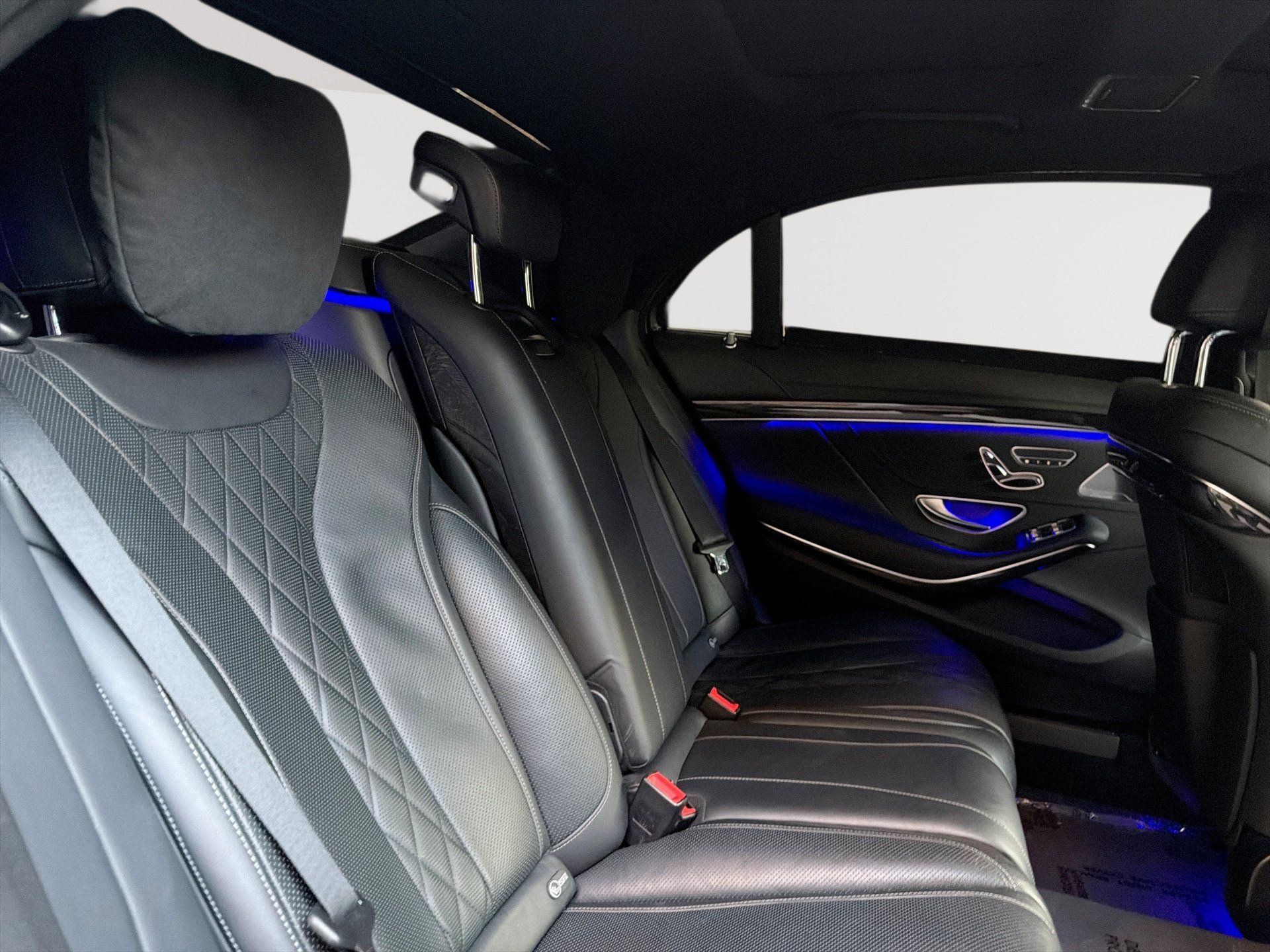 Used 2019 Mercedes-Benz S 560 Sedan image 26