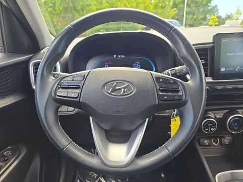 Used 2023 Hyundai Venue SEL FWD image 20