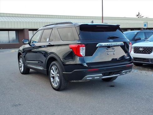Used 2023 Ford Explorer XLT w/ Equipment Group 202A image 3