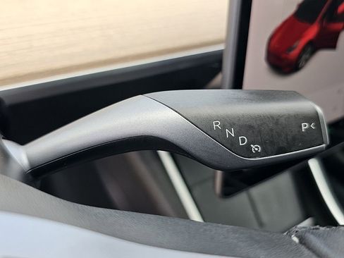 Used 2021 Tesla Model Y Long Range image 28