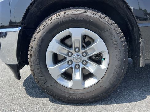 Used 2024 RAM 1500 Laramie AWD/4WD image 12