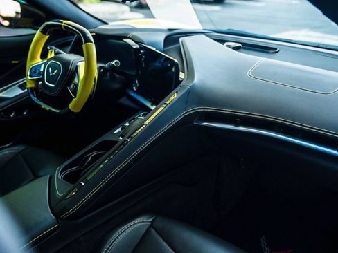 Used 2025 Chevrolet Corvette Z06 RWD image 25