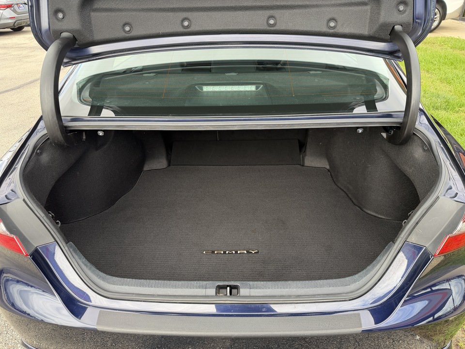 Used 2022 Toyota Camry SE FWD image 27