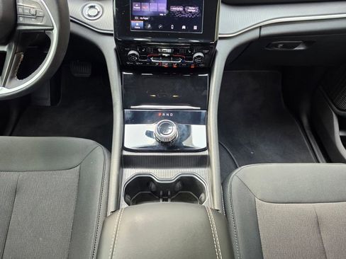 Used 2025 Jeep Grand Cherokee Laredo w/ Luxury Tech Group I RWD image 14