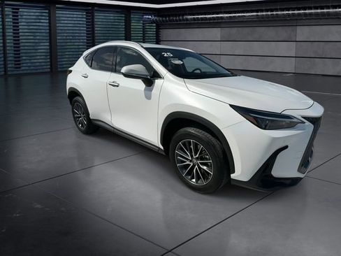 Used 2025 Lexus NX 250 FWD w/ Towing Package (2000 Lbs) image 2