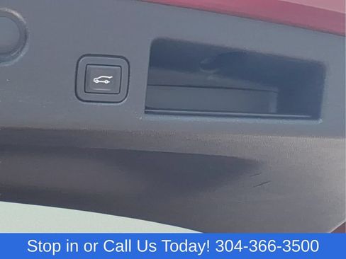 Used 2018 Chevrolet Equinox LT w/ Sun & Infotainment Package AWD/4WD image 11