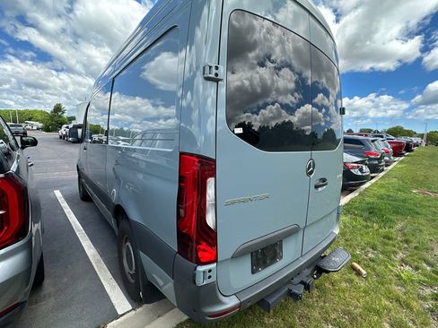 Used 2024 Mercedes-Benz Sprinter 2500 image 4