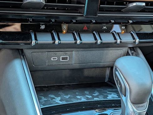 New 2026 GMC Canyon AT4 AWD/4WD image 25