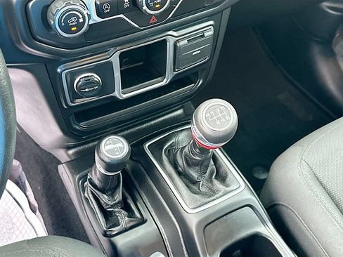Used 2019 Jeep Wrangler Unlimited Sport AWD/4WD image 16