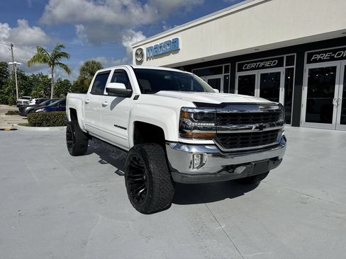Used 2018 Chevrolet Silverado 1500 LT w/ All Star Edition AWD/4WD image 7
