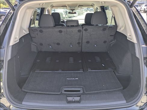 Used 2025 Nissan Rogue SV AWD/4WD image 12
