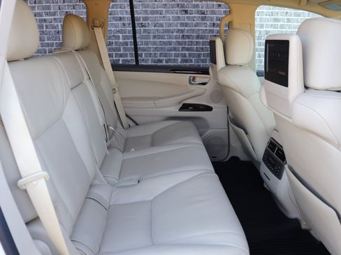 Used 2013 Lexus LX 570 4WD image 30