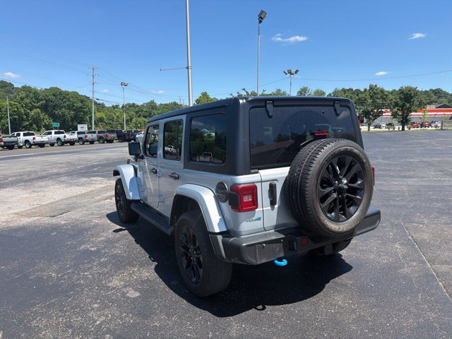 Used 2023 Jeep Wrangler Unlimited Sahara w/ Cold Weather Group AWD/4WD image 7