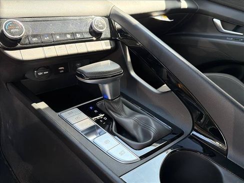 Used 2025 Hyundai Elantra Hybrid FWD image 20
