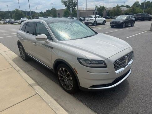 Used 2022 Lincoln Nautilus Reserve FWD image 4