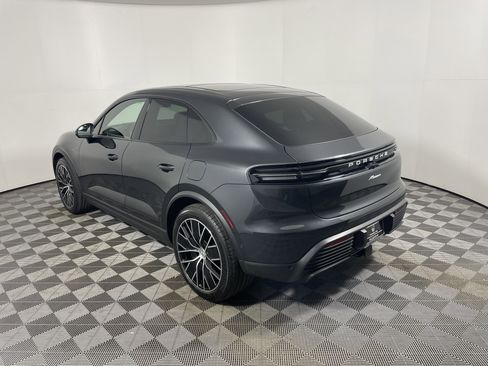 Used 2025 Porsche Macan Electric image 3