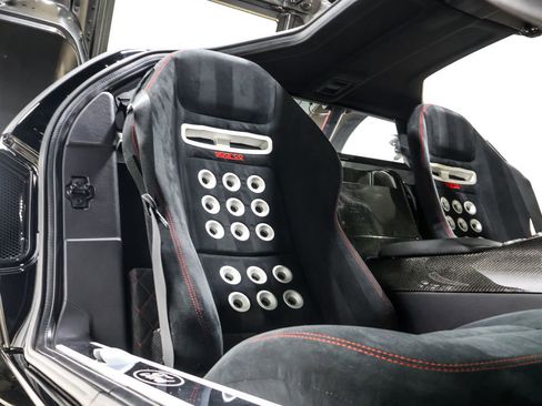 Used 2006 Ford GT RWD image 48