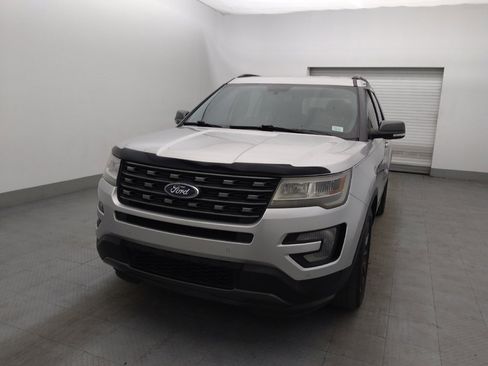 Used 2017 Ford Explorer XLT w/ Equipment Group 202A image 15