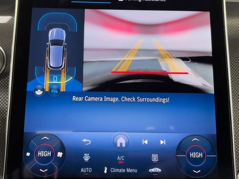 Used 2025 Mercedes-Benz GLC 350e 4MATIC image 20