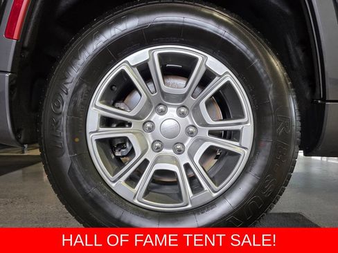 Used 2022 Jeep Wagoneer Series I AWD/4WD image 29
