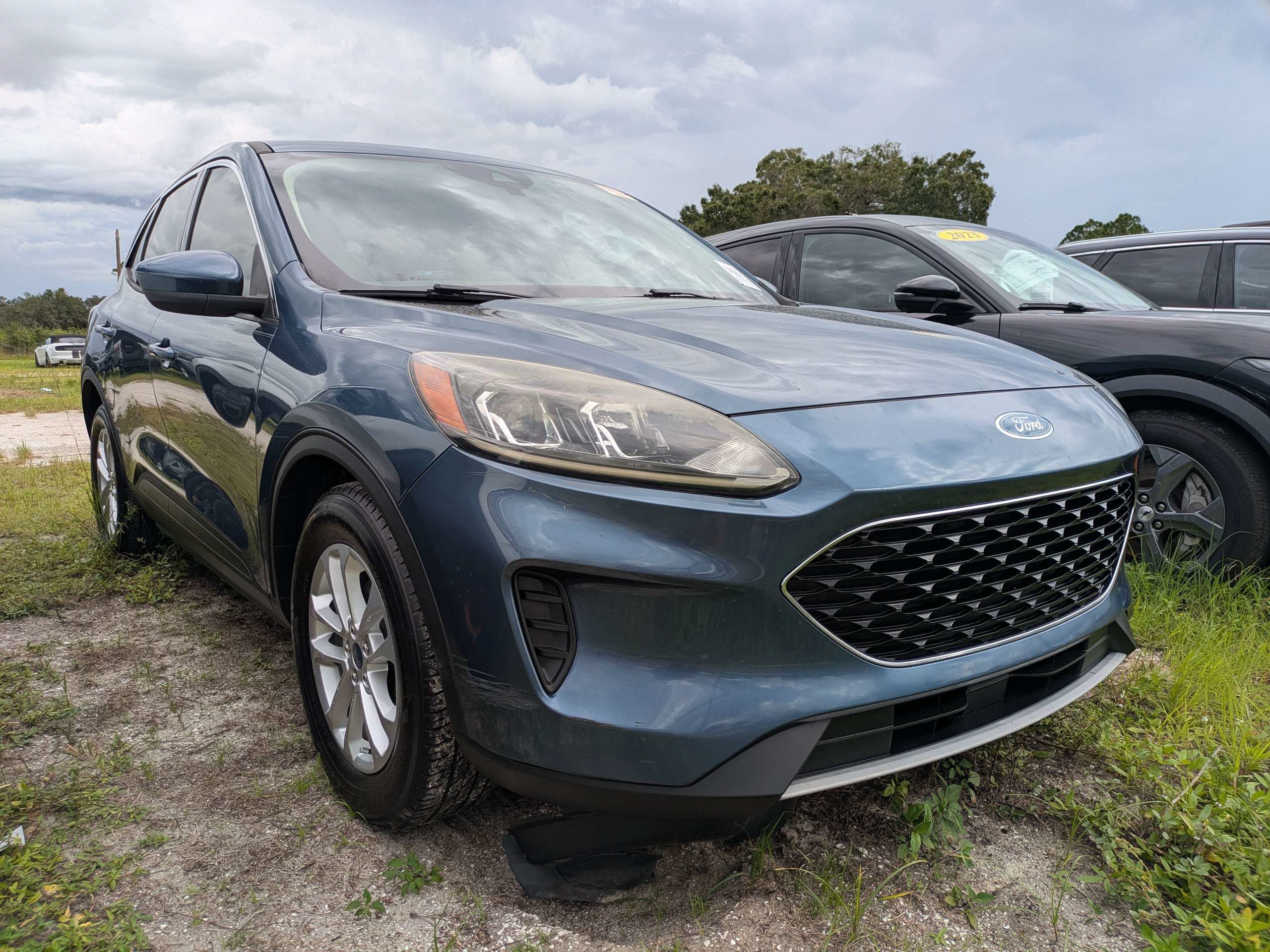 Used 2020 Ford Escape SE FWD image 2