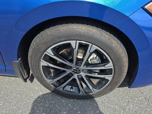 Used 2024 Volkswagen Jetta Sport image 4