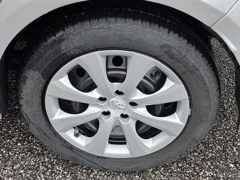 Used 2022 Toyota Corolla LE FWD image 31