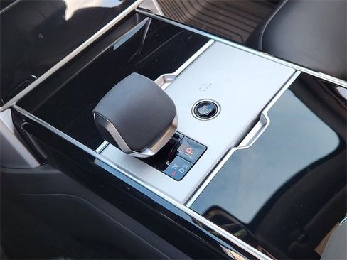 New 2026 Land Rover Range Rover SE image 15
