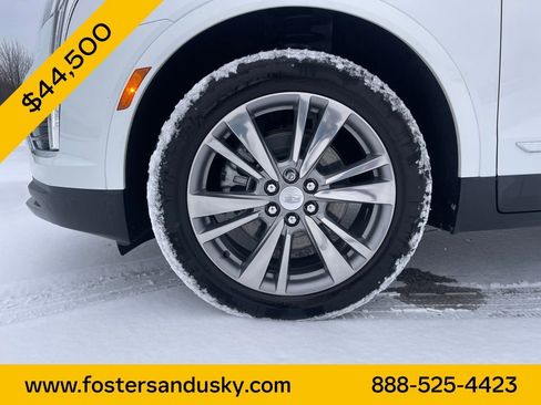 Used 2025 Cadillac XT5 Premium Luxury image 9