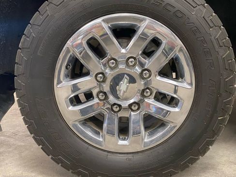 Used 2018 Chevrolet Silverado 3500 LT w/ LT Convenience Package image 16