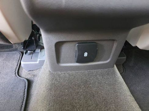 Used 2021 Lincoln Corsair FWD w/ Premium Package image 13