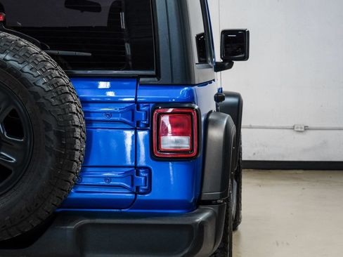 Used 2022 Jeep Wrangler Sport AWD/4WD image 39