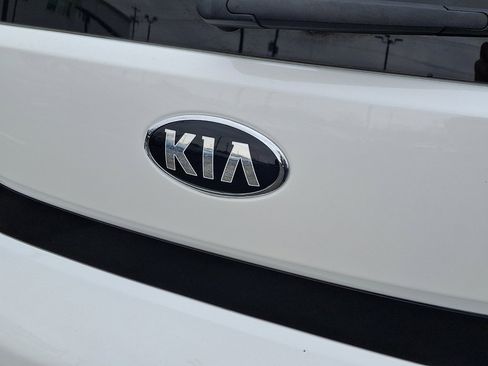 Used 2021 Kia Soul LX image 16