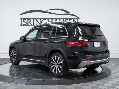 Used 2022 Mercedes-Benz GLB 250 4MATIC image 7