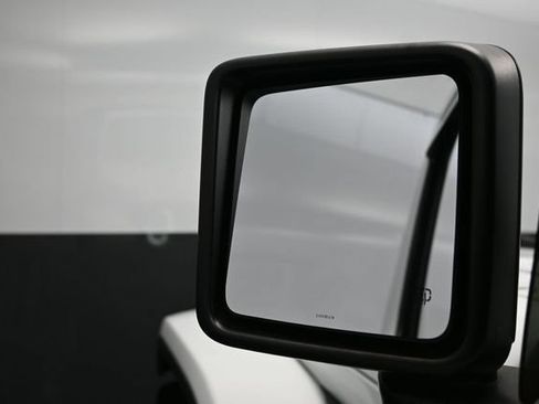 Used 2020 Jeep Gladiator Overland AWD/4WD image 4