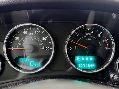 Used 2016 Jeep Wrangler Unlimited Sahara w/ Connectivity Group AWD/4WD image 12