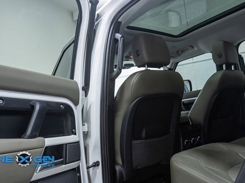 Used 2023 Land Rover Defender 110 S image 24