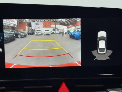 Used 2022 Hyundai Elantra Limited image 21