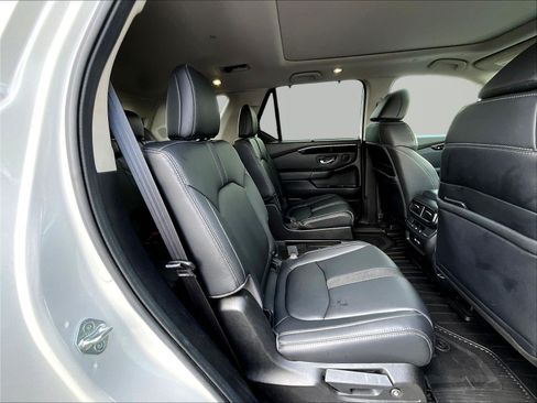 Used 2023 Honda Pilot Touring image 25