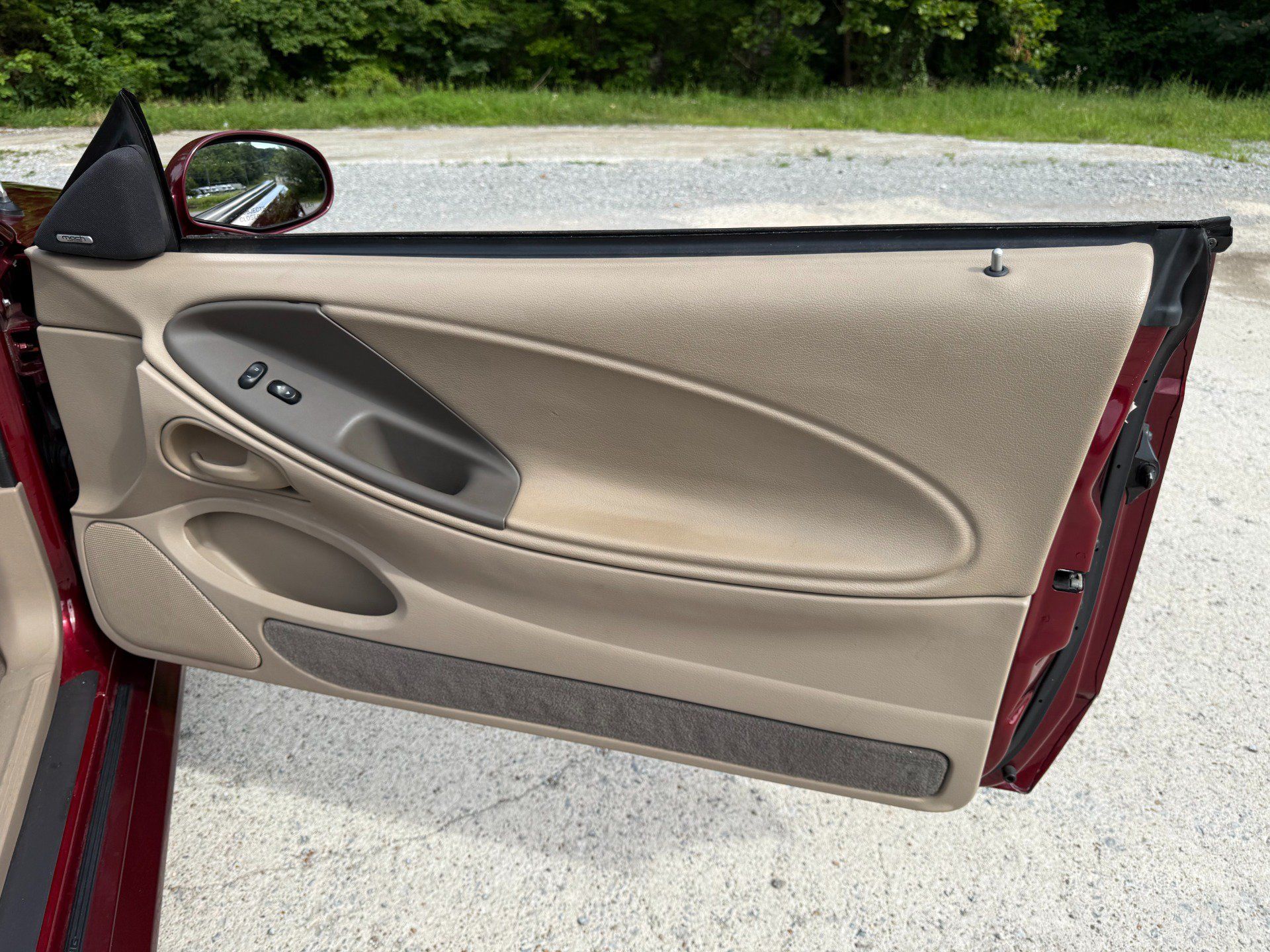 Used 2004 Ford Mustang GT RWD image 27
